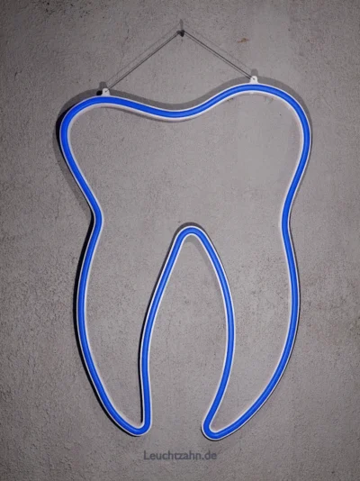 Neonzahn, hängend, blau bei Tag