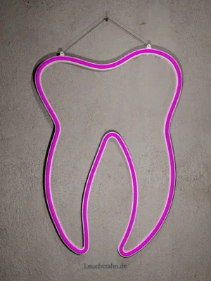 Neonzahn, hängend, pink bei Tag